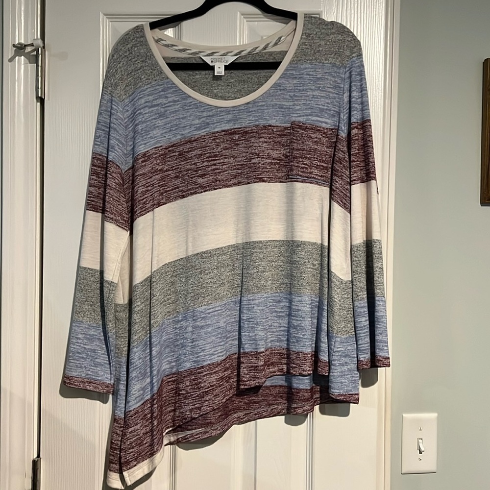 Market & Spruce side knot ladies blouse. Gently used condition.